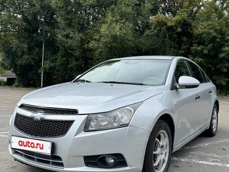 2011 Chevrolet Cruze I, серебристый, 480000 рублей, вид 1