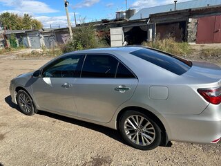 2015 Toyota Camry US Market VII (XV50) Рестайлинг, серебристый, 2040000 рублей, вид 4