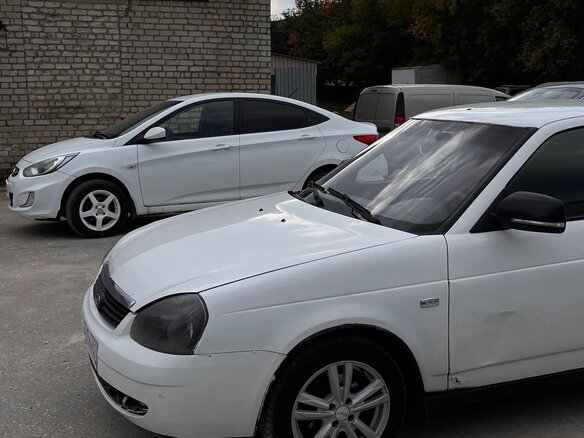 2010 Lada (ВАЗ) Priora I, белый, 165000 рублей - вид 2