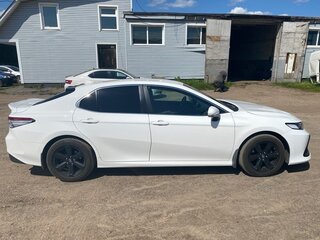 2021 Toyota Camry VIII (XV70) Рестайлинг, белый, 2600000 рублей, вид 4