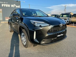 2023 Toyota Yaris Cross I, чёрный, 1610004 рублей, вид 3