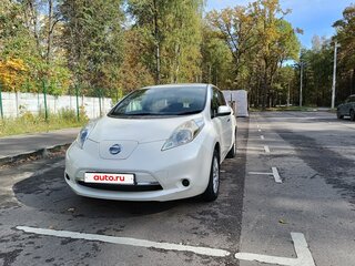 2014 Nissan Leaf (EM57) I (ZE0/AZE0), белый, 920000 рублей, вид 2