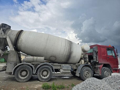 2007 Sinotruk Howo Миксер, красный, 2500000 рублей, вид 2