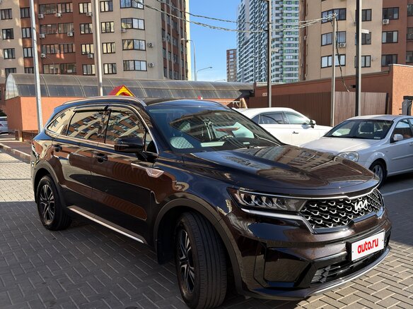 2022 Kia Sorento IV, коричневый - вид 4