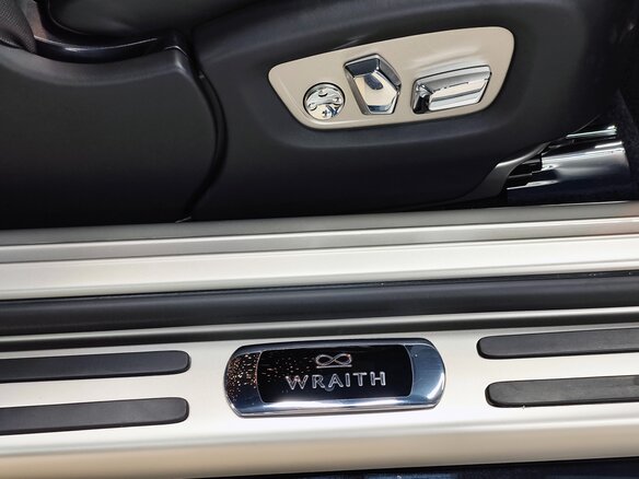 2016 Rolls-Royce Wraith Black Badge, чёрный, 27900000 рублей - вид 19