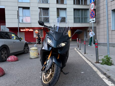 2023 Yamaha TMAX, чёрный, 1450000 рублей, вид 2