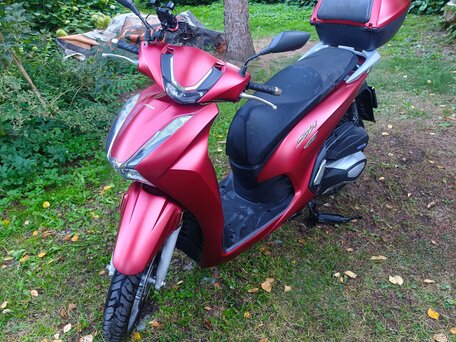 2022 Honda SH, красный, 800000 рублей, вид 3