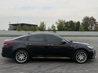 2019 Kia Optima IV Рестайлинг, чёрный, 1780000 рублей, вид 4