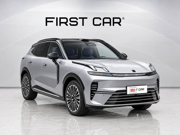 2026 Lynk & Co 08 EM-P 38.2 kWh I Рестайлинг, серебристый, 5490000 рублей - вид 4