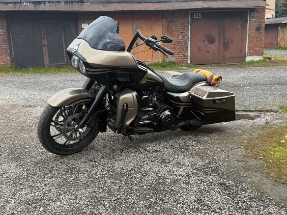 2013 Harley-Davidson CVO Road Glide, золотистый, 1200000 рублей - вид 10