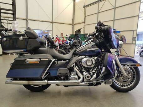 2010 Harley-Davidson Electra Glide, фиолетовый, 1177000 рублей, вид 2