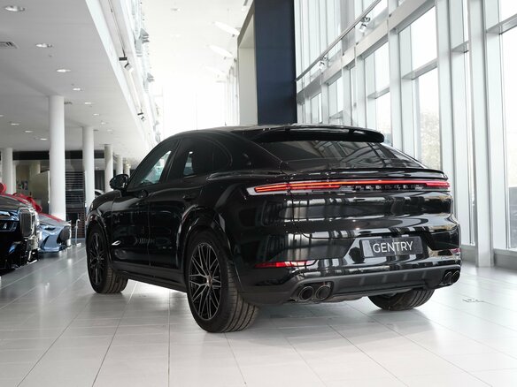 2026 Porsche Cayenne Coupé III Рестайлинг, чёрный, 17400000 рублей - вид 4