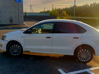 2019 Volkswagen Polo V Рестайлинг, белый, 395000 рублей, вид 4