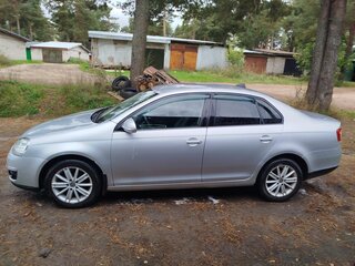 2010 Volkswagen Jetta V, серебристый, 500000 рублей, вид 3