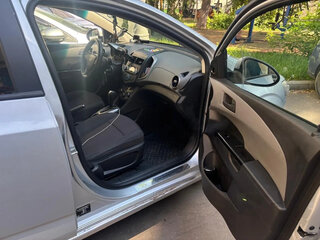 2012 Chevrolet Aveo II, серебристый, 550000 рублей, вид 2