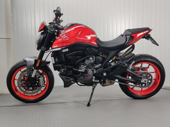 2021 Ducati Monster 937, красный, 819000 рублей - вид 4