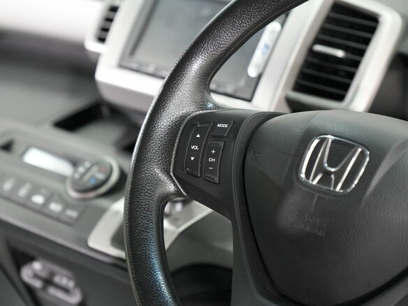 2014 Honda Freed I Рестайлинг 2, красный, 1140000 рублей - вид 18