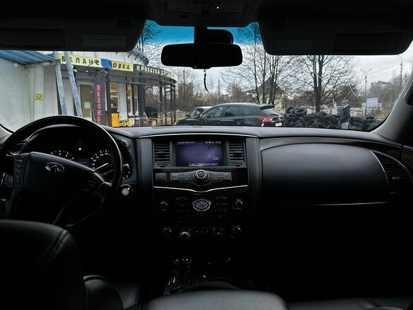 2013 Infiniti QX80 I, красный, 3050000 рублей - вид 4