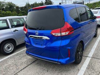 2022 Honda Freed+ II Рестайлинг, синий, 1990000 рублей, вид 4