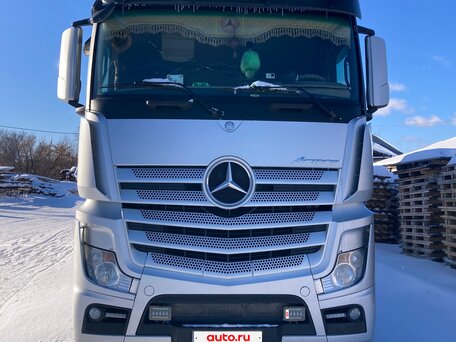 2018 Mercedes-Benz Actros, серебристый, 6500000 рублей, вид 3