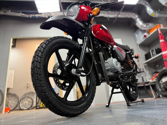2023 Bajaj Boxer BM 150X, красный - вид 12