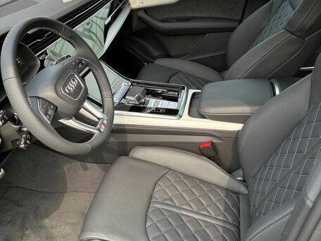 2025 Audi Q7 50 TDI II (4M) Рестайлинг 2, серебристый, 14158000 рублей, вид 4