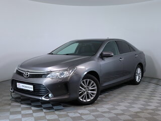 2015 Toyota Camry VII (XV50) Рестайлинг, серый, 1890000 рублей, вид 1