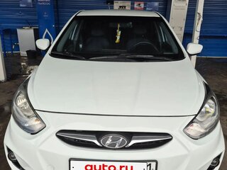 2013 Hyundai Solaris I, белый, 710000 рублей, вид 1