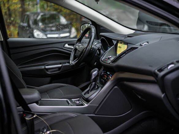 2018 Ford Kuga II Рестайлинг, чёрный, 1644000 рублей - вид 11