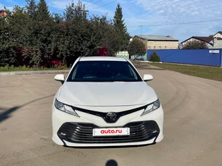 2018 Toyota Camry VIII (XV70), белый, 2570000 рублей, вид 1