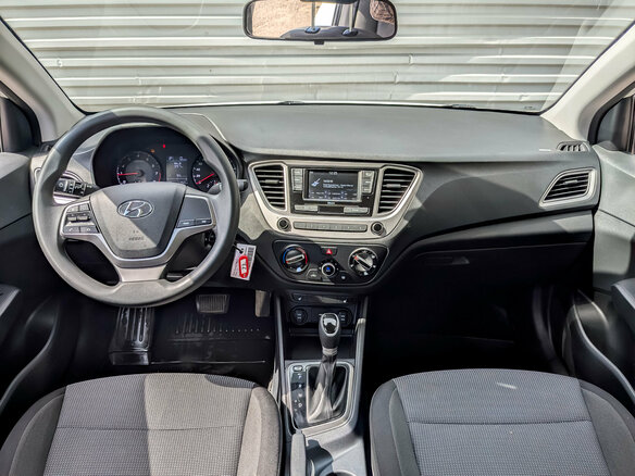 2022 Hyundai Solaris II Рестайлинг, белый, 1565000 рублей - вид 13