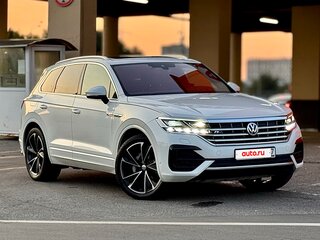2019 Volkswagen Touareg III, белый, 4990000 рублей, вид 1