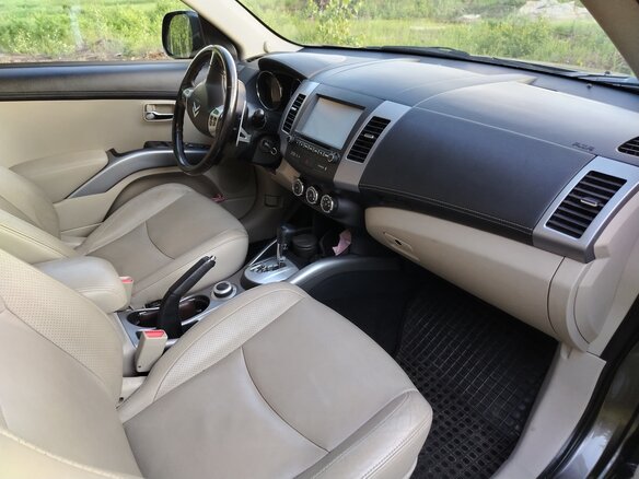 2012 Citroen C-Crosser, коричневый, 950000 рублей - вид 9