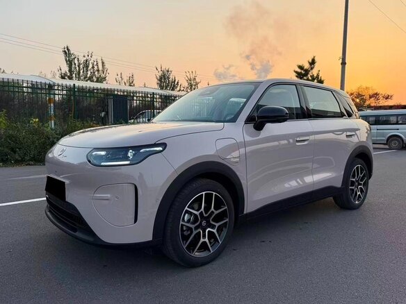 2026 Leapmotor A10 53 kWh, бежевый, 2050000 рублей - вид 1