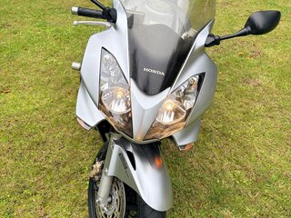 2006 Honda VFR 800, серебристый, 460000 рублей, вид 2
