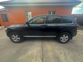 2004 Volkswagen Touareg I, чёрный, 1250000 рублей, вид 3