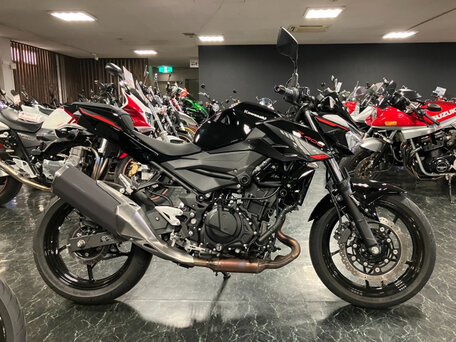 2024 Kawasaki Z 400, чёрный, 760000 рублей, вид 1