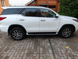 2017 Toyota Fortuner II, белый, 3550000 рублей, вид 4