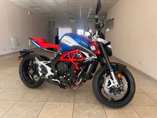 2017 MV Agusta Brutale 800, красный, 1150000 рублей, вид 1