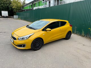 2016 Kia Ceed II Рестайлинг, жёлтый, 800000 рублей, вид 3