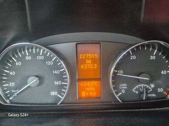 2006 Mercedes-Benz Sprinter, красный, 1950000 рублей - вид 7