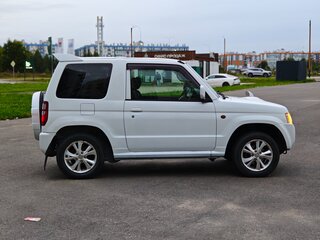 2009 Mitsubishi Pajero Mini II, белый, 650000 рублей, вид 3