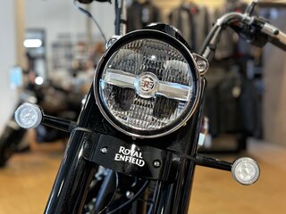 2026 Royal Enfield Classic 350, чёрный, 546000 рублей, вид 5
