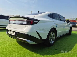2023 Hyundai Sonata VIII (DN8) Рестайлинг, белый, 1876000 рублей, вид 5