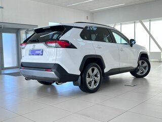 2020 Toyota RAV4 V (XA50), белый, 3830000 рублей, вид 4