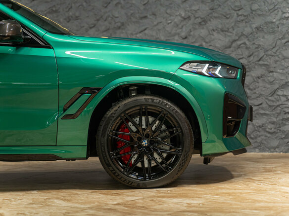 2026 BMW X6 M Competition III (F96) Рестайлинг, зелёный - вид 6