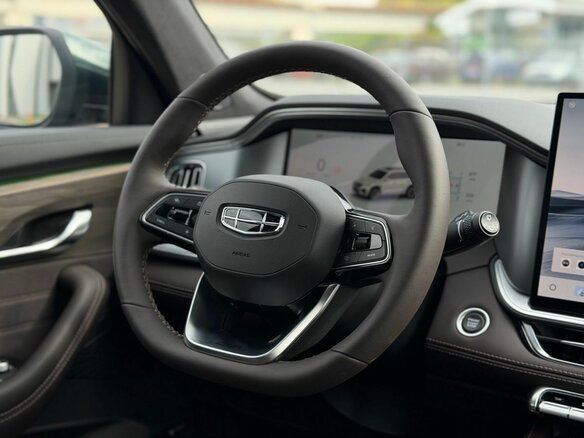 2026 Geely Monjaro I Рестайлинг 2 (China Market), зелёный, 4200000 рублей - вид 20