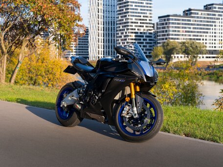 2021 Yamaha YZF-R1M, чёрный, 2900000 рублей, вид 1
