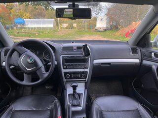 2010 Skoda Octavia DSG7 II (A5) Рестайлинг, серебристый, 799000 рублей, вид 4