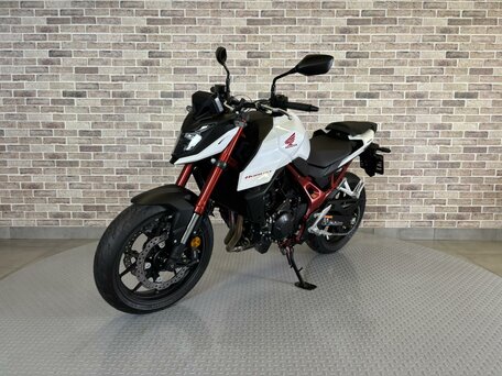 2023 Honda CB 750, чёрный, 995000 рублей, вид 2